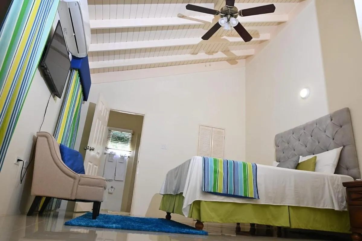 3 Bedroom Beachfront Property In Draxhall Saint Ann's Bay Holiday home