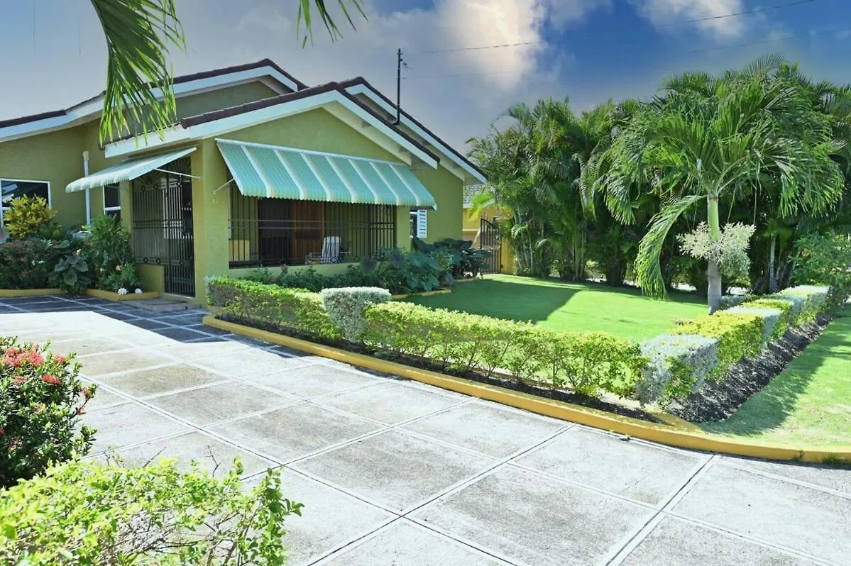 3 Bedroom Beachfront Property In Draxhall Saint Ann's Bay